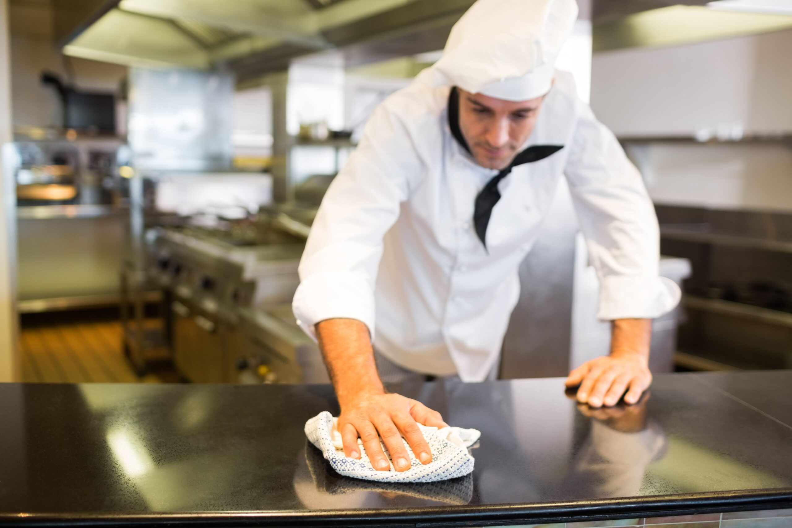 hay que utilizar productos aptos para el contacto alimentario en los procesos de limpieza