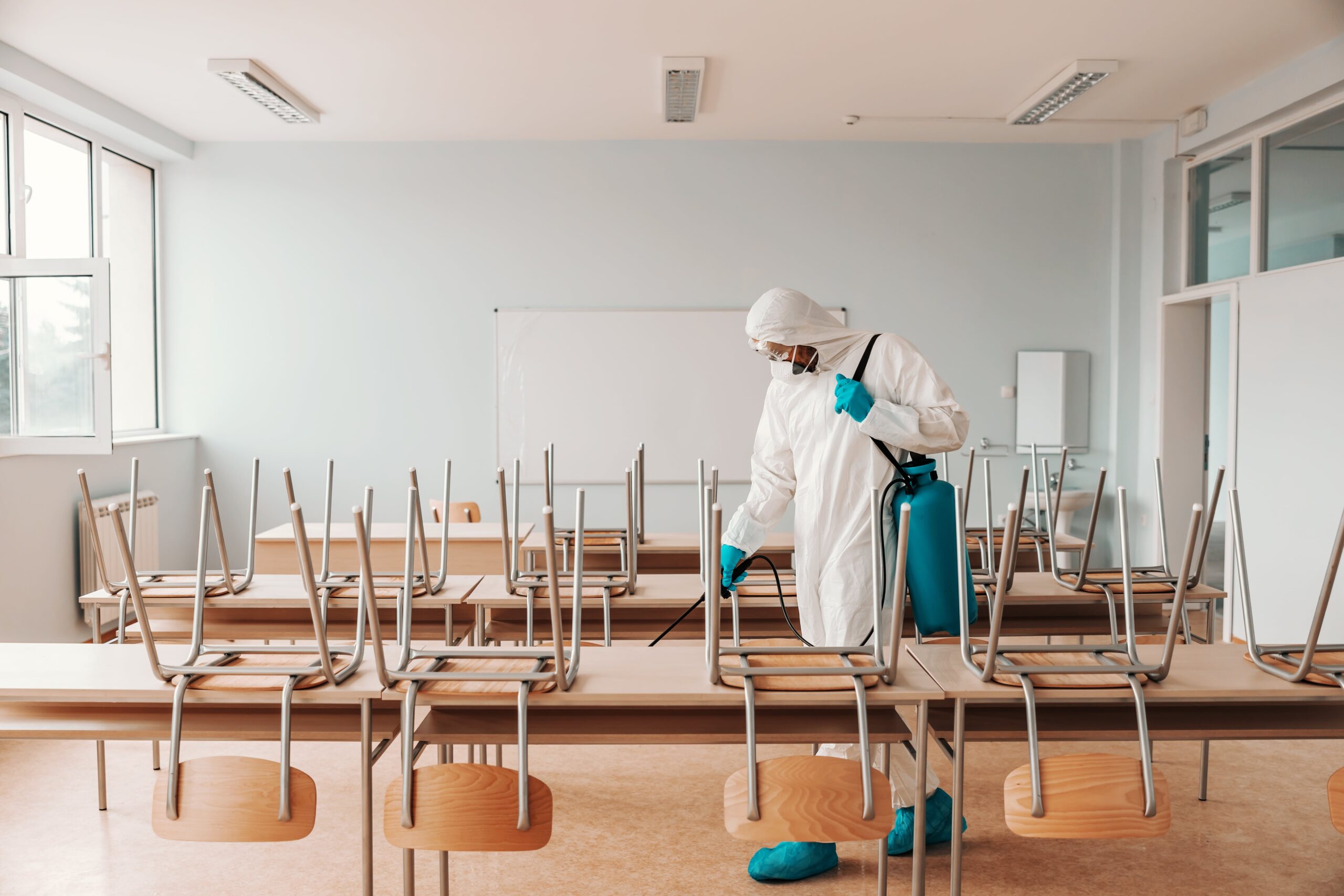 planificar un programa de limpieza eficiente para escuelas